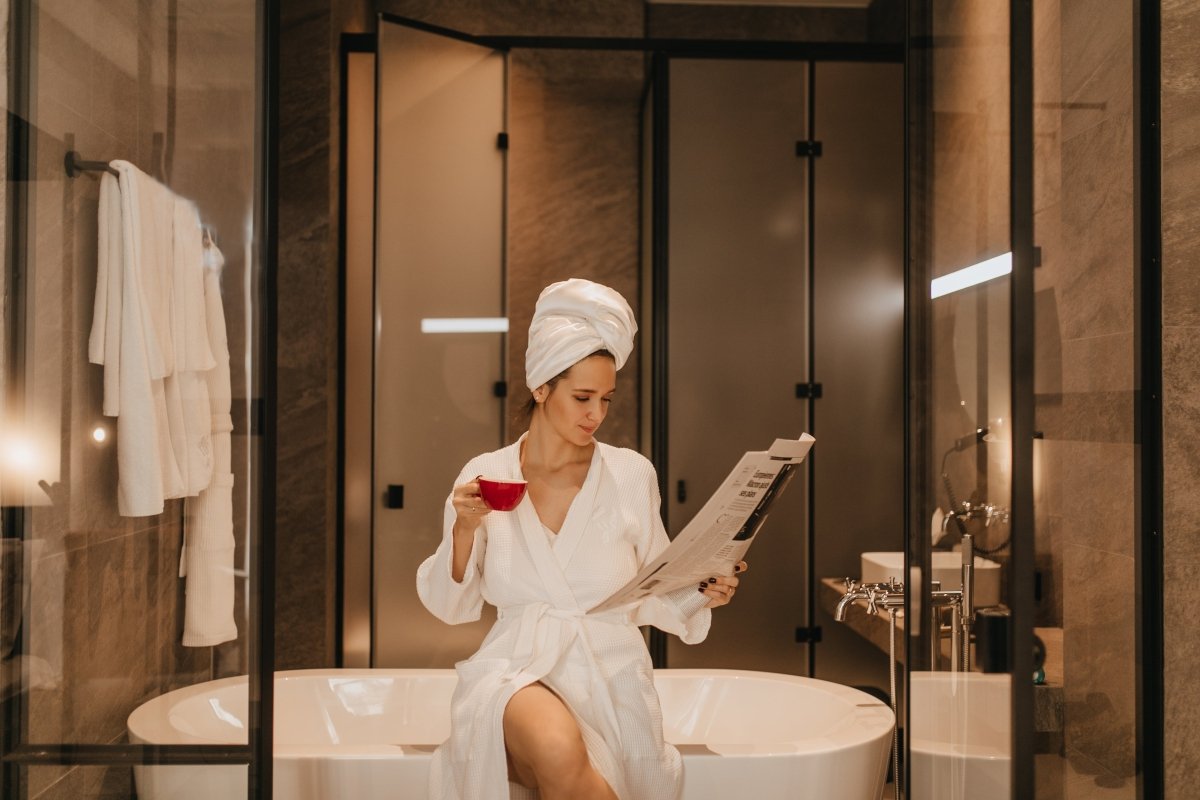 The Rise of Floating Vanities in 2025: Modern Elegance for Small Bathrooms - Aksesuar Design