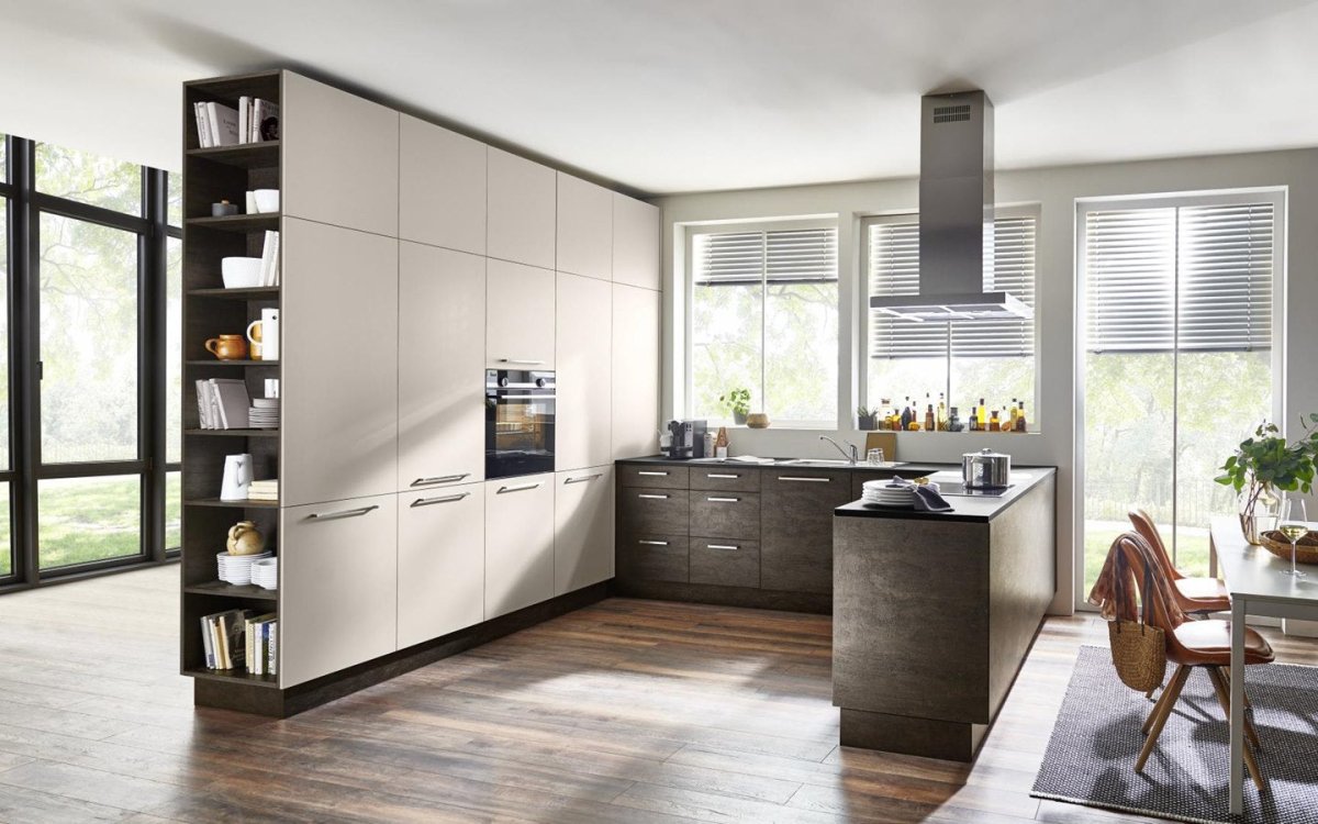 This kitchen has soooo much space