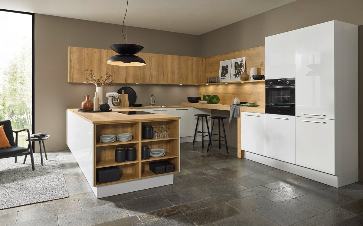 Ventura oak, a warm wood tone that makes you feel good