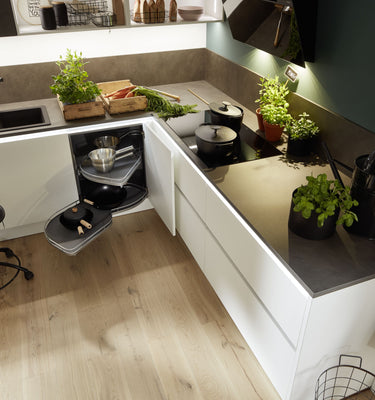 Revamp Your Bethesda Kitchen with Aksesuar Design: Exceptional German-Engineered Renovations