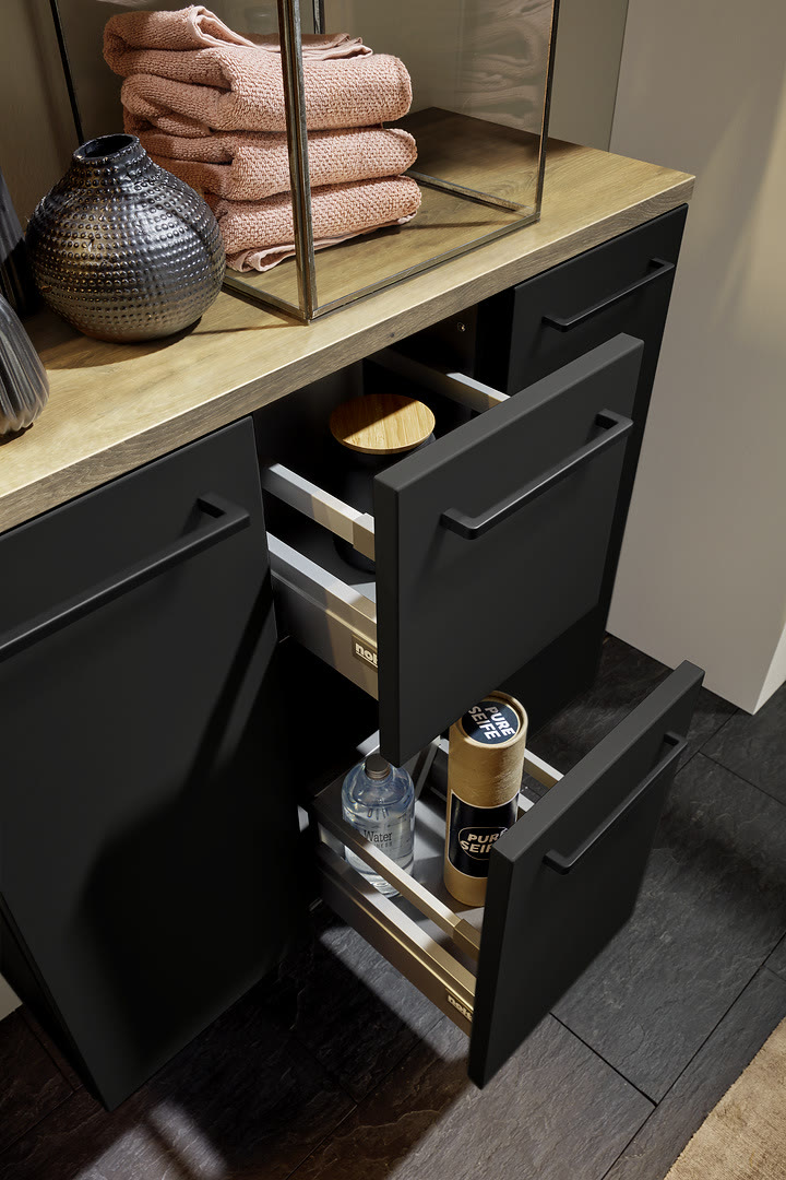 Bathroom with Soft Lack fronts in black soft-matt.