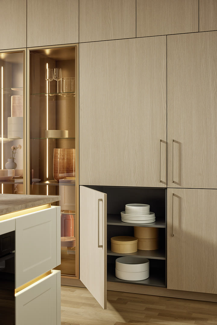 Kitchen with Ravenna Lack fronts in magnolia soft-matt.