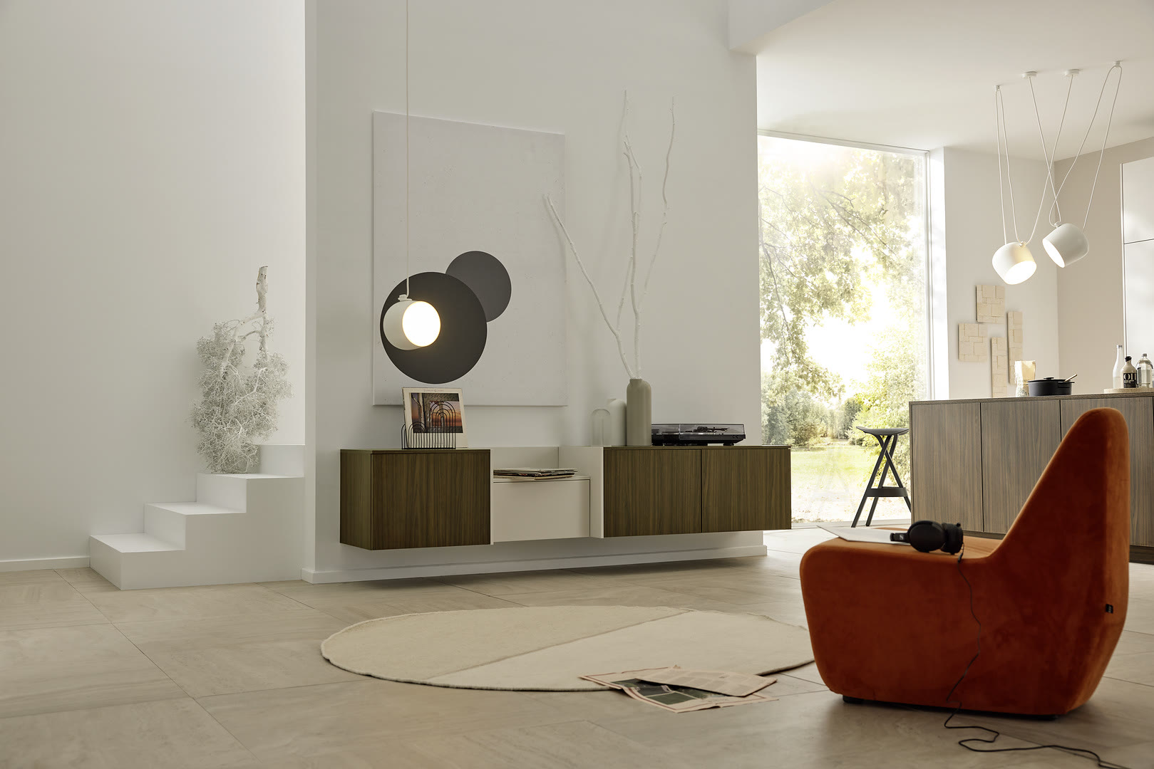 Kitchen with Manhattan fronts in Havana walnut and Soft Lack in cashmere soft-matt.